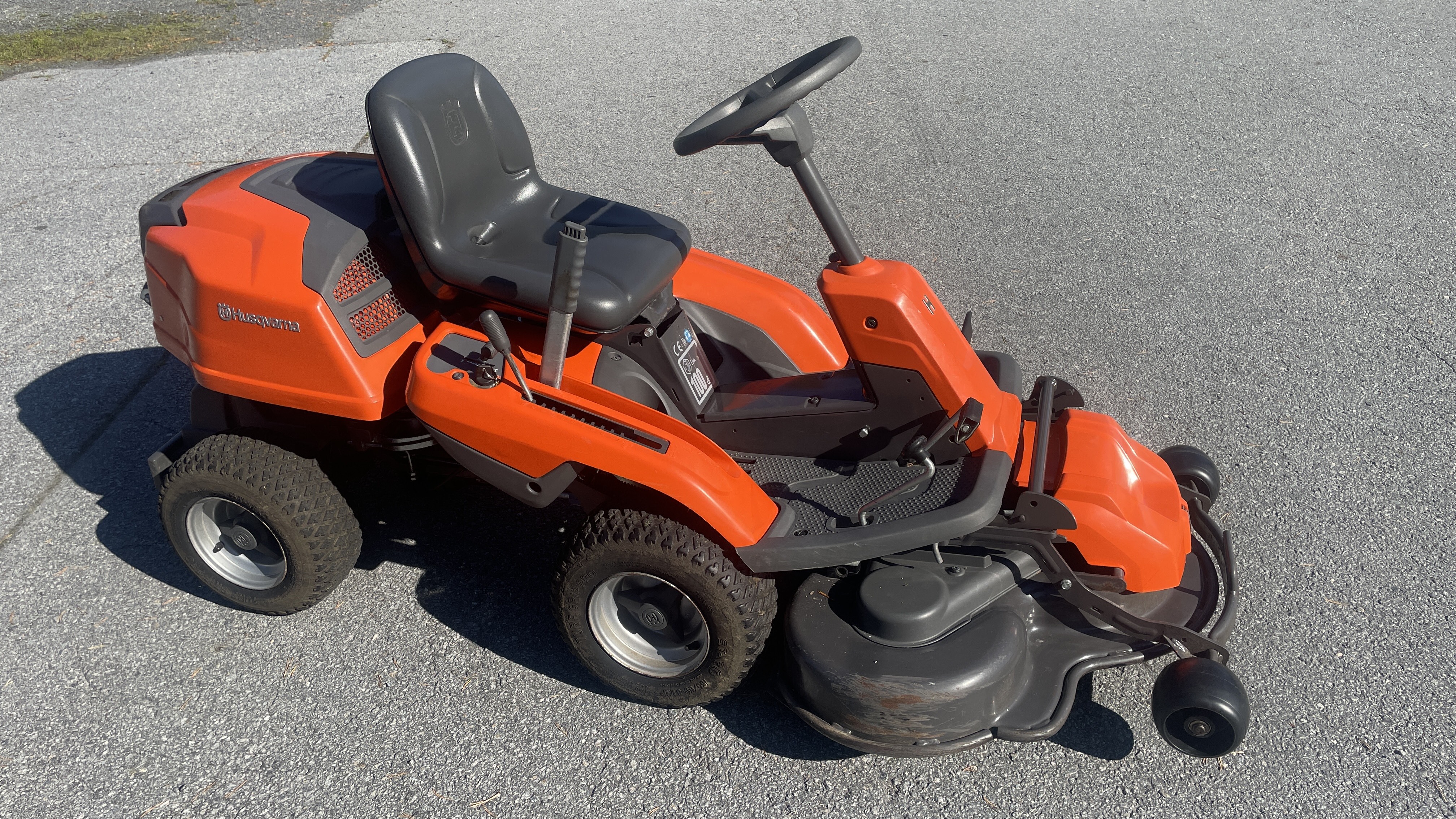 Husqvarna Rider 216 AWD Etuleikkuri - käytetty -