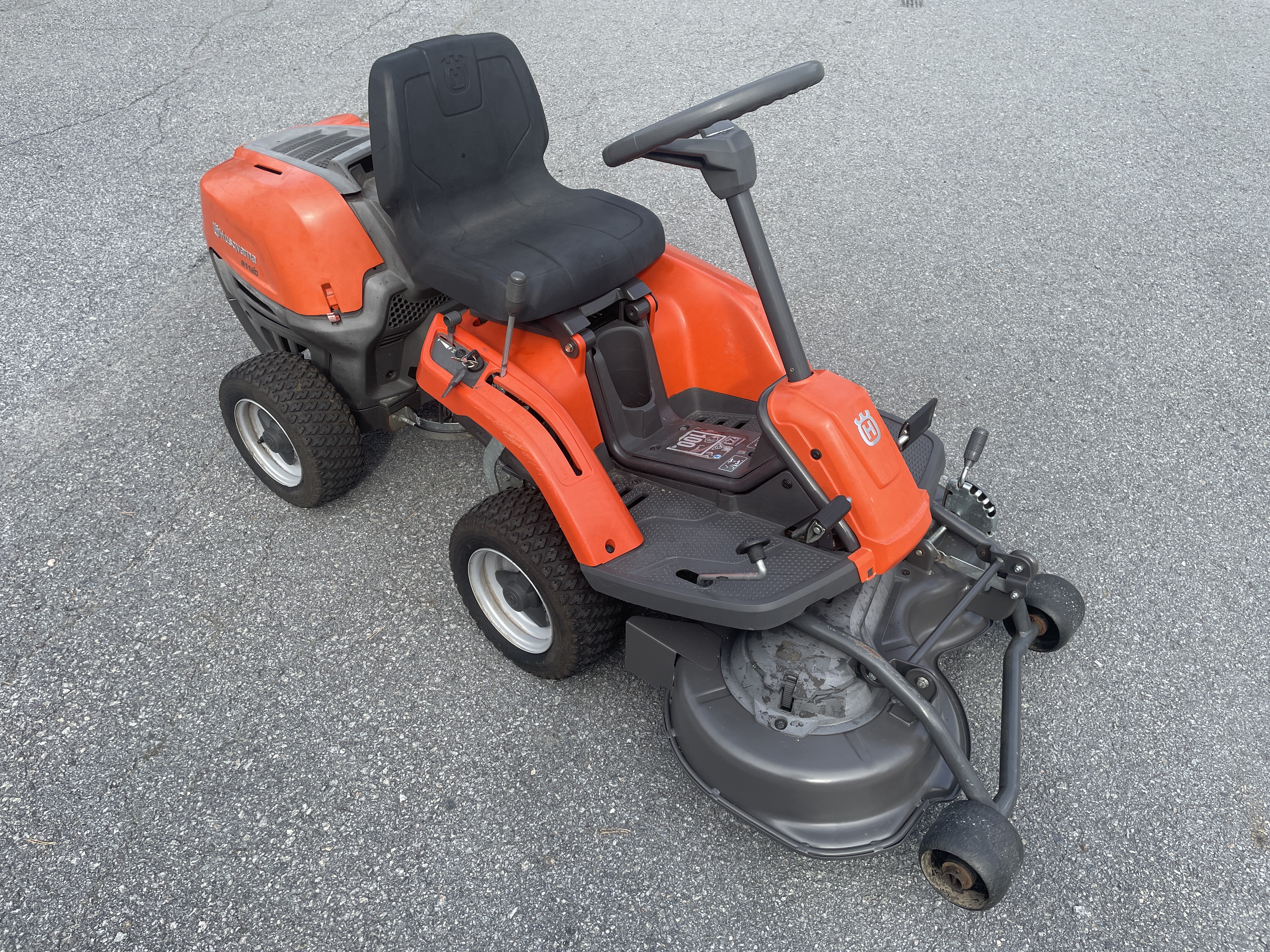 Käytetty, Husqvarna Rider 112C Etuleikkuri